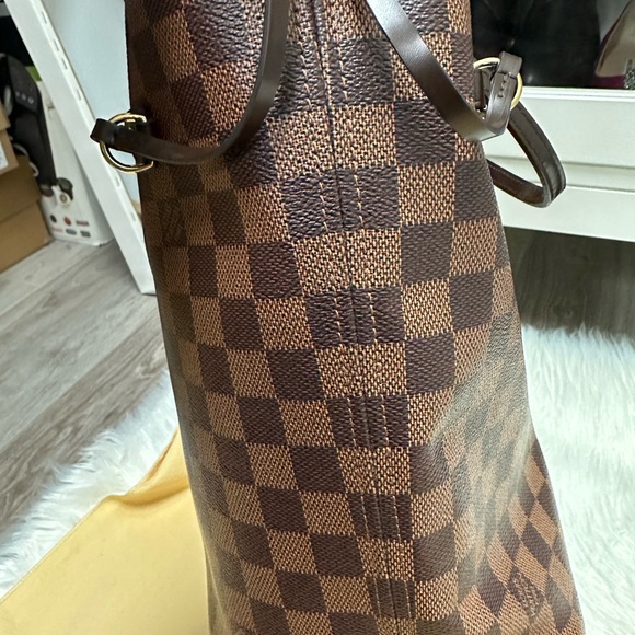 LV Neverfull MM - Picture 11 of 16